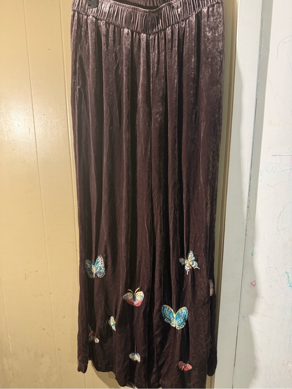 Women's Velvet Pants with Butterfly Embroidery - Brown